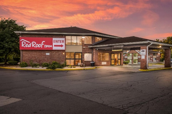 Red Roof Inn Rochester - Airport image 3