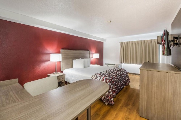Red Roof Inn Rochester - Airport image 9